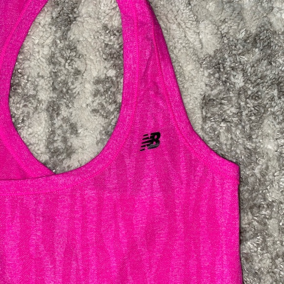 🔴4 for $25 🔴 NIKE / NEW BALANCE top Bundle - Picture 5 of 7